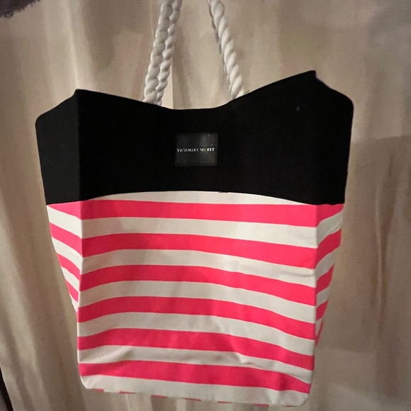 Victoria's Secret Handbags - Victoria Secret Weekend Tote bag - nwot - large.